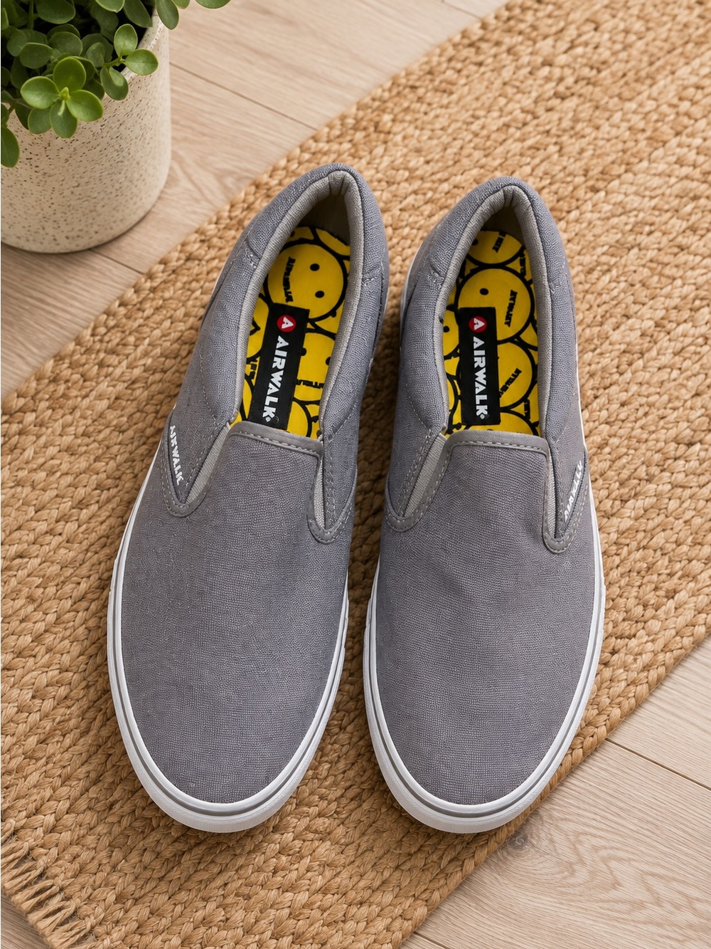 Airwalk Gray Canvas Slip-On Sneakers Men’s Size 12 Casual Skate Shoes